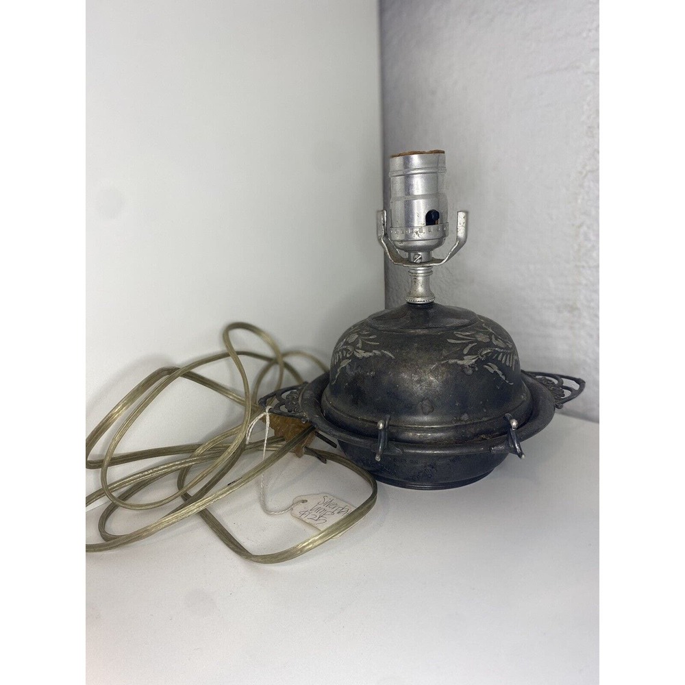 Antique Van Bergh Quadruple Silverplate Victorian 7.5” lamp Working (no shade)